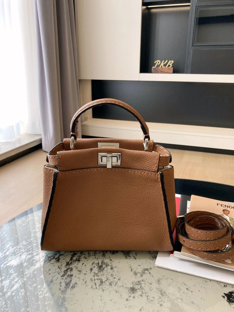 Lightweight Fendi Peekaboo Bags 57577