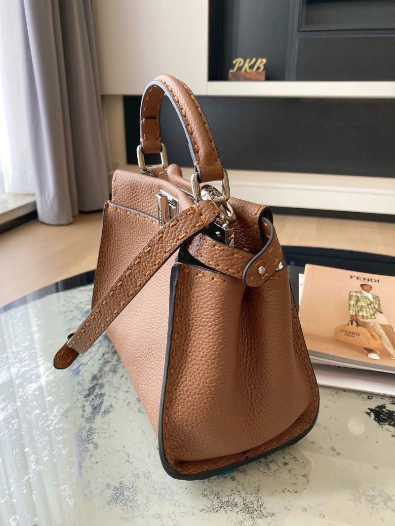 Lightweight Fendi Peekaboo Bags 57577