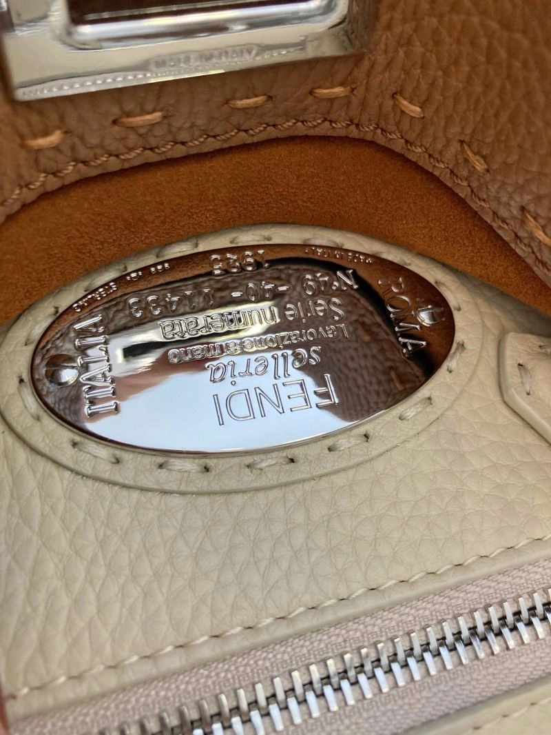 Lightweight Fendi Peekaboo Bags 57577