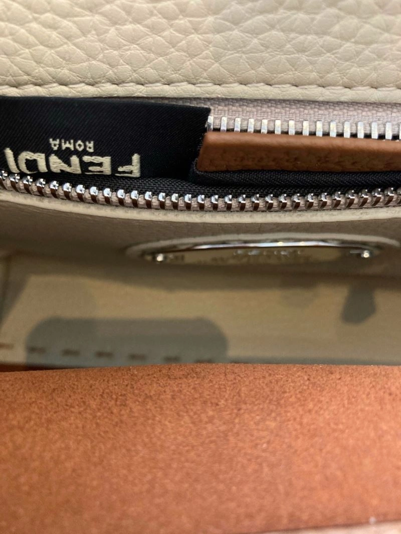 Lightweight Fendi Peekaboo Bags 57577
