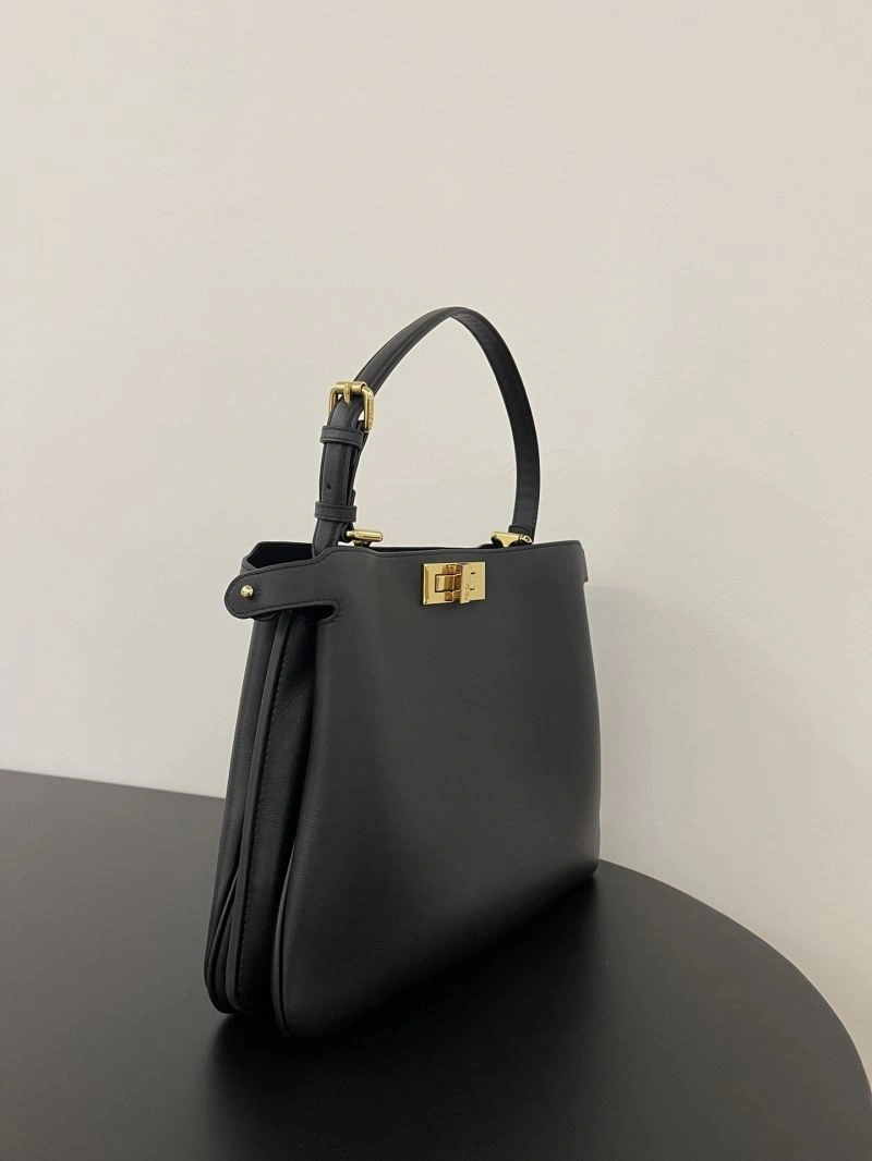 Fendi Peekaboo Bags Trendsetting 57590