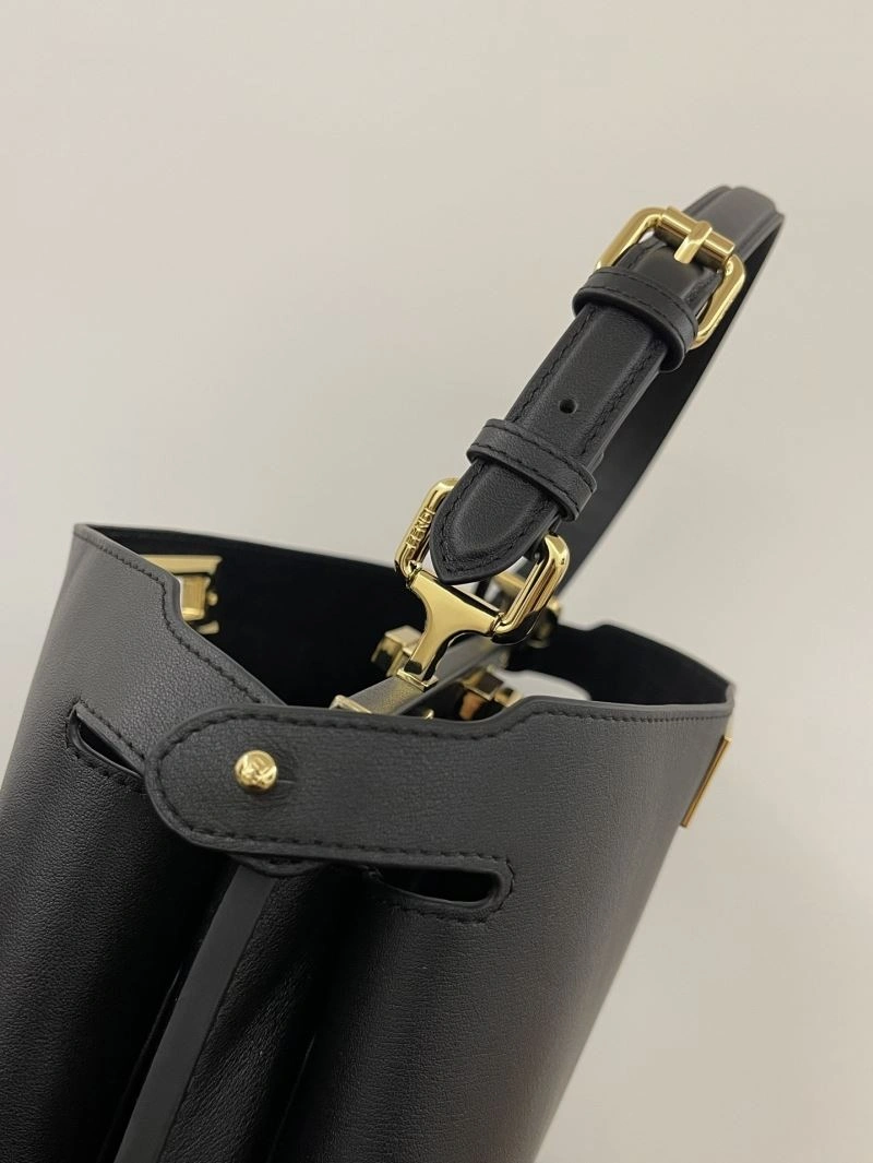 Fendi Peekaboo Bags Trendsetting 57590