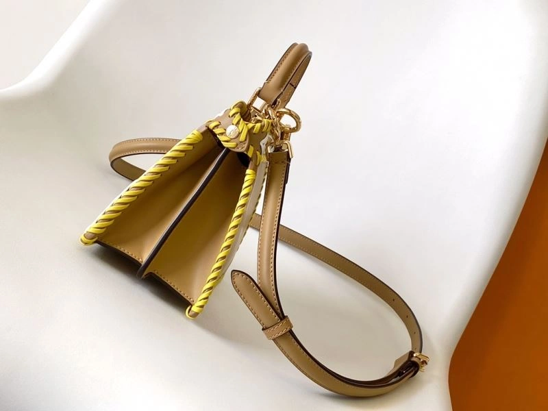 Fendi Peekaboo Bags EasyCare 57544