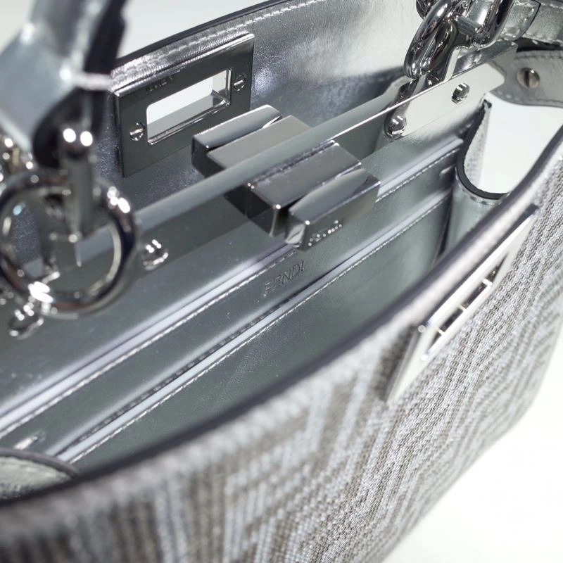 Fendi Peekaboo Bags Versatile 59379