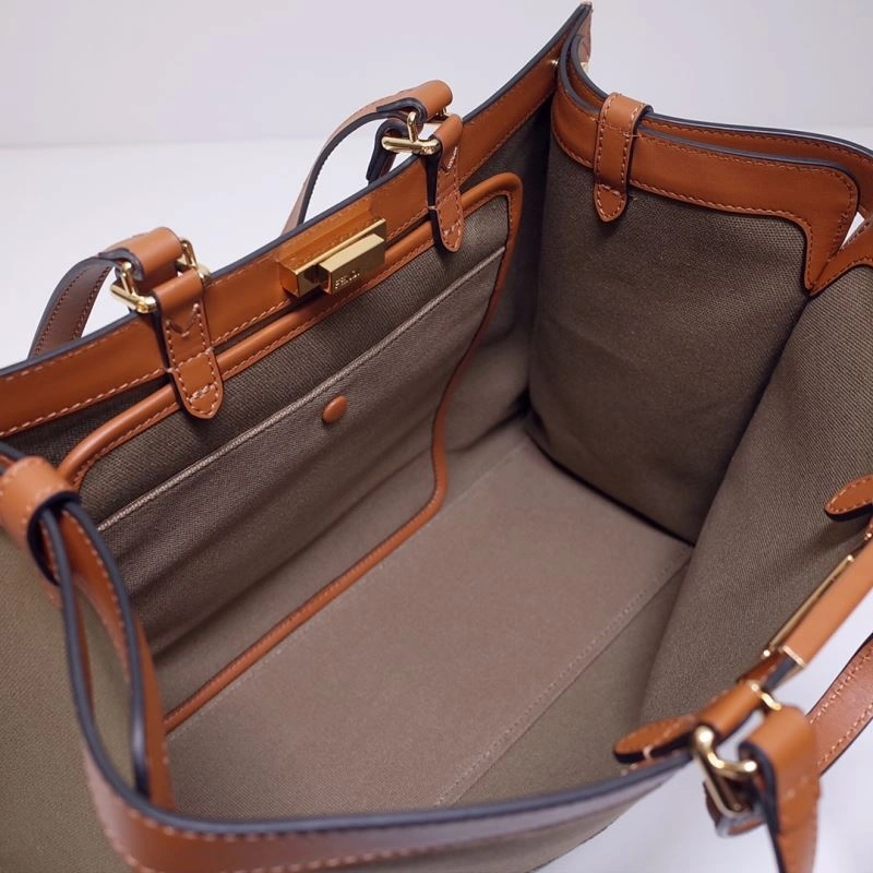 Comfortable Fendi Peekaboo Bags 59363