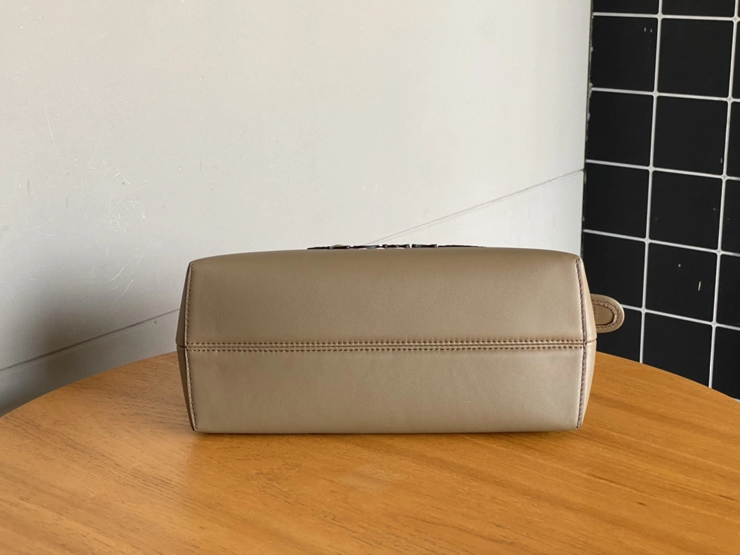 Breathable Fendi Pillow Bags 76806