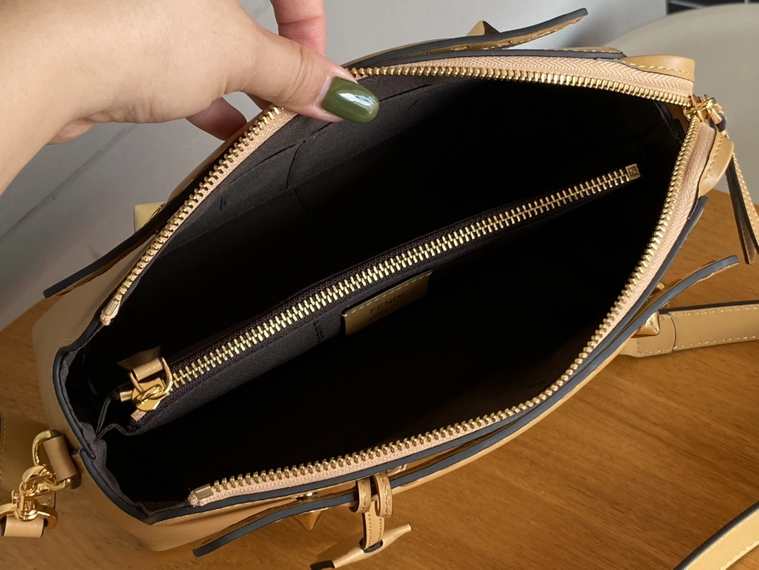 Durable Fendi Pillow Bags 76786