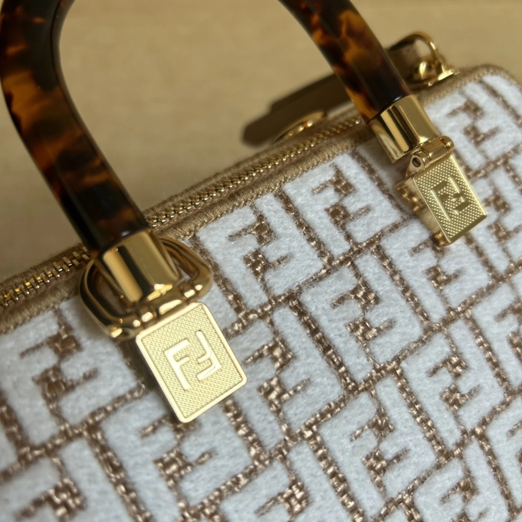 Fendi Pillow Bags Seasonal 76790
