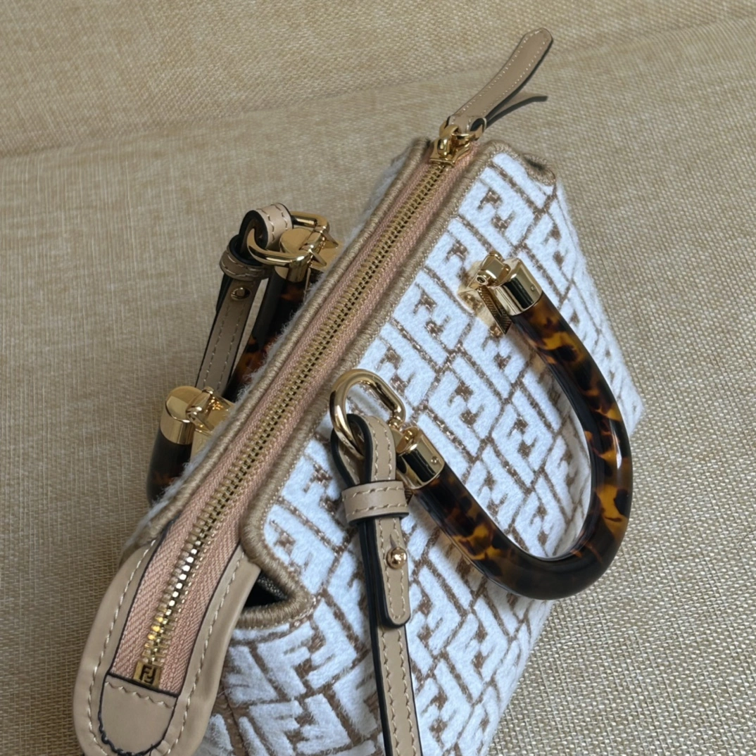 Fendi Pillow Bags Seasonal 76790