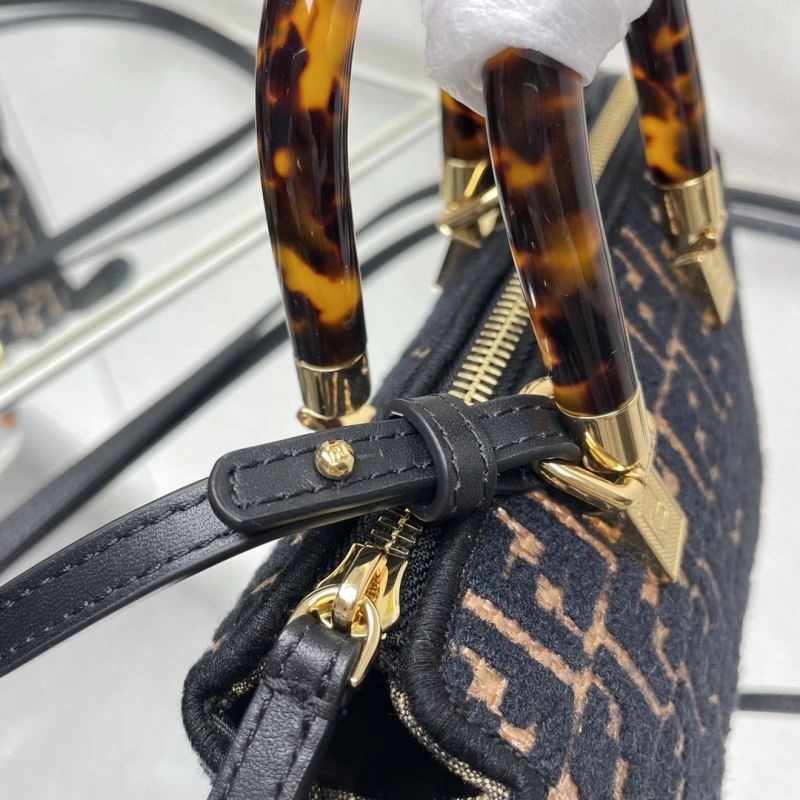 Durable Fendi Pillow Bags 72894
