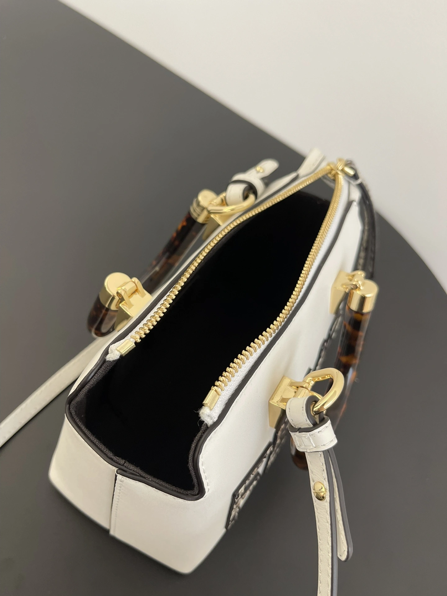 FlexibleFit Fendi Pillow Bags 69807