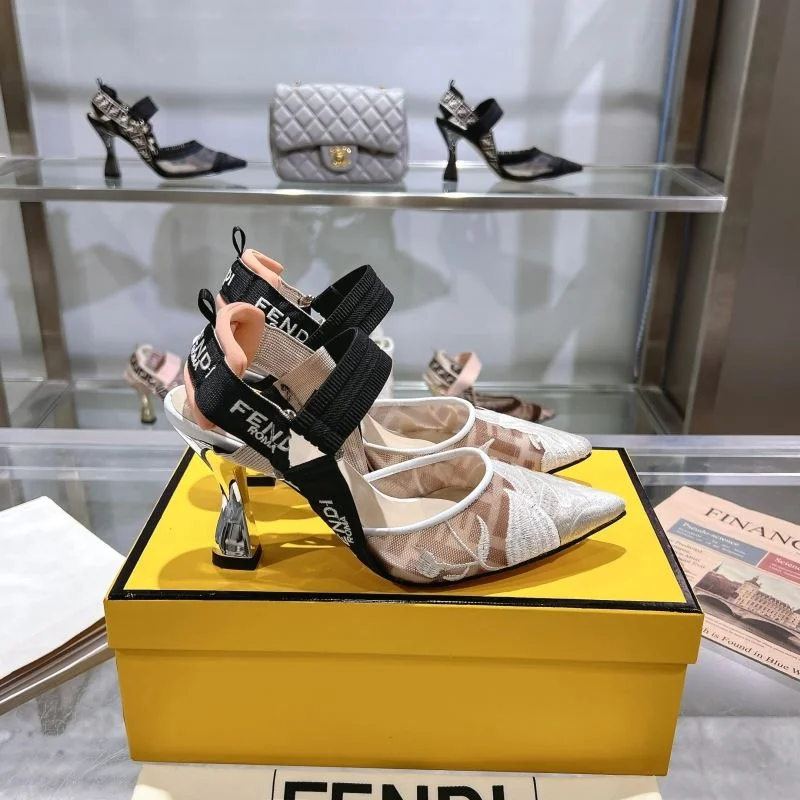 Neat Fendi Sandals 23432