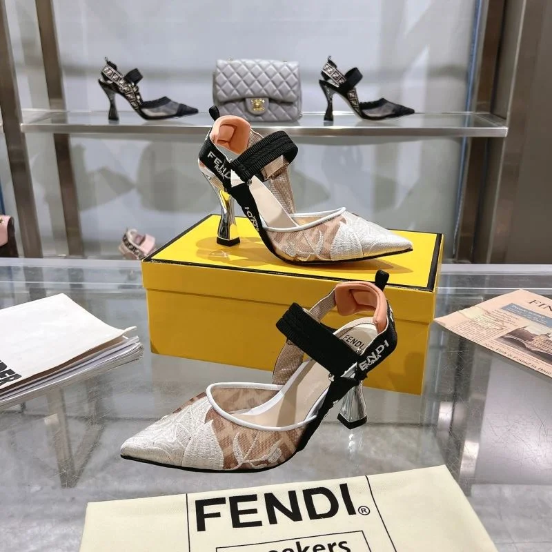 Neat Fendi Sandals 23432
