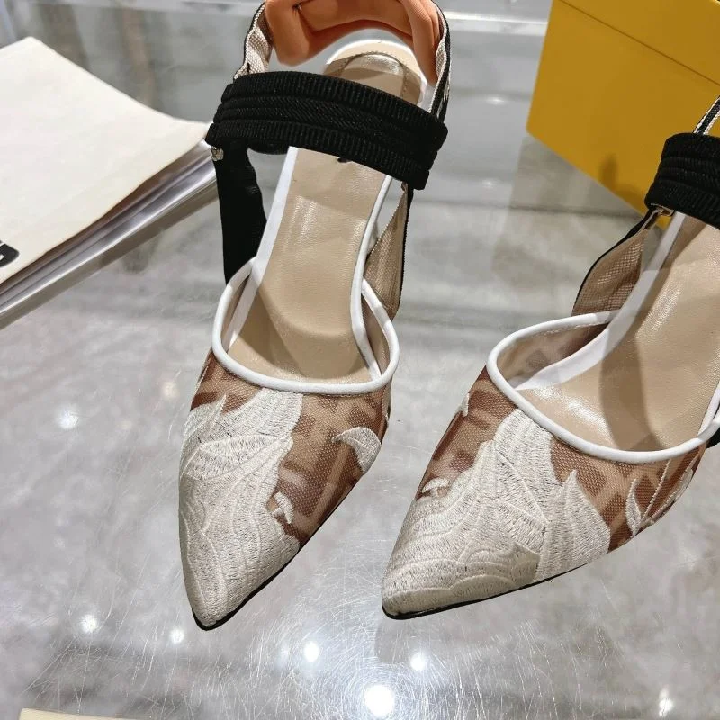 Neat Fendi Sandals 23432