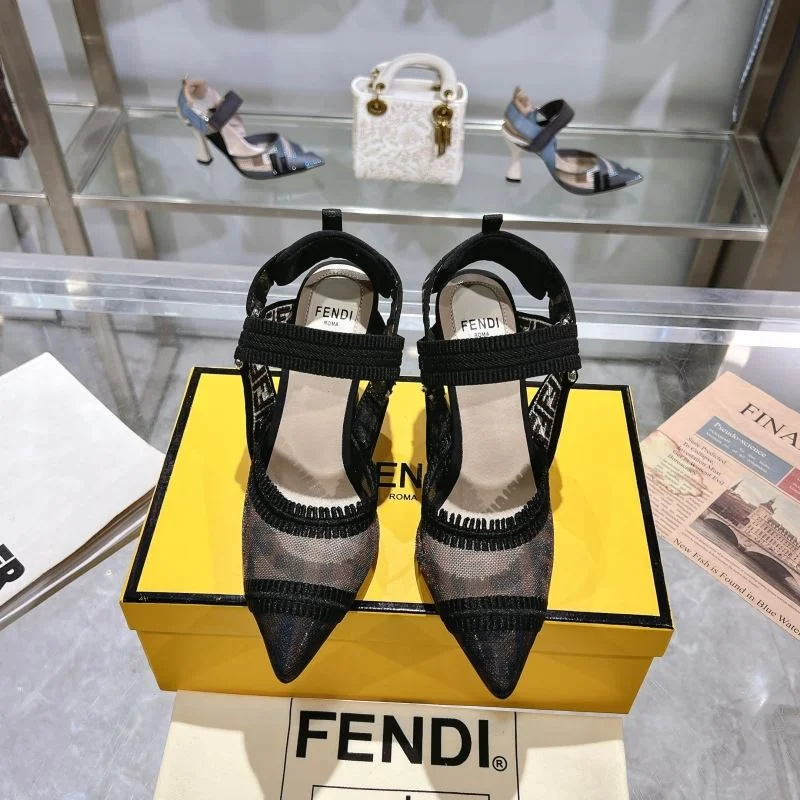 Cozy Fendi Sandals 23428