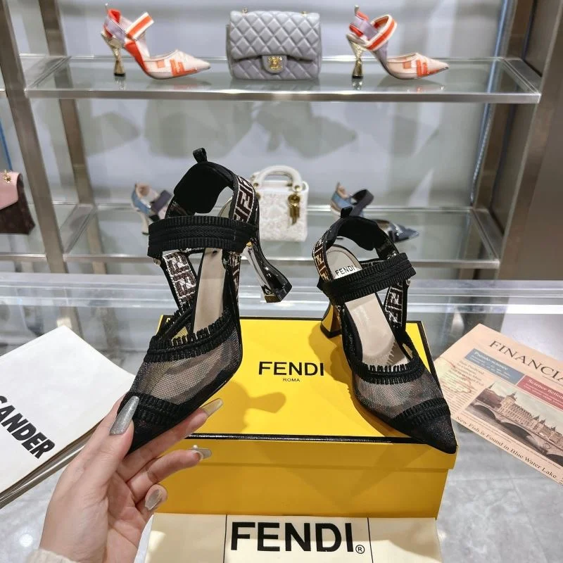 Cozy Fendi Sandals 23428
