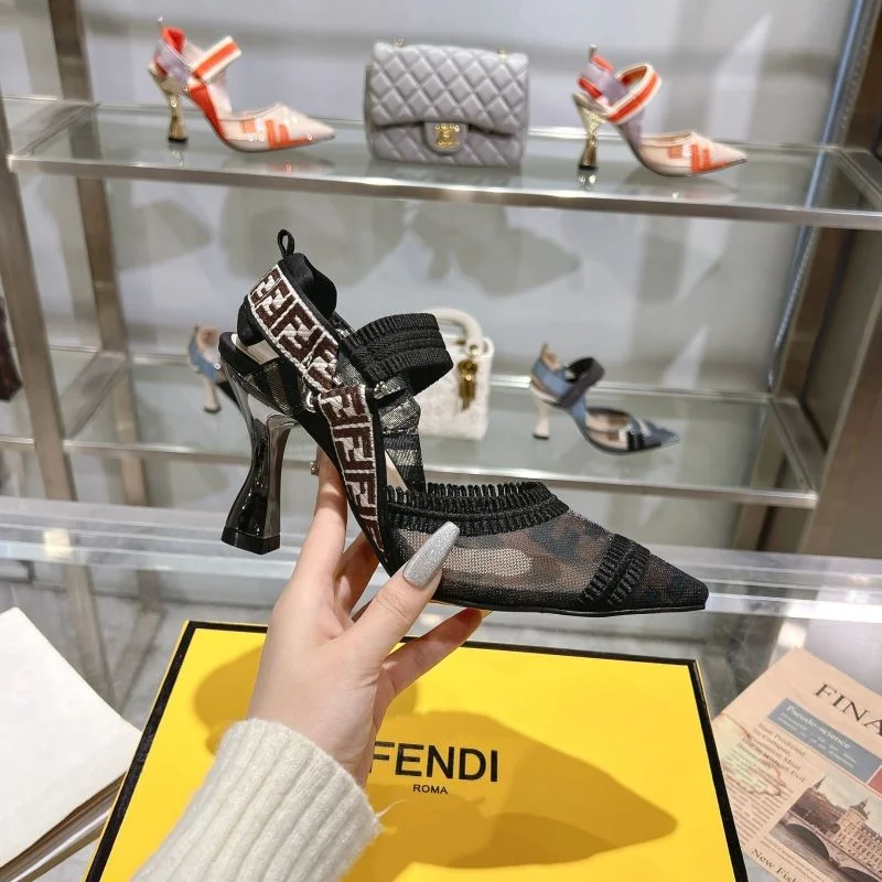 Cozy Fendi Sandals 23428