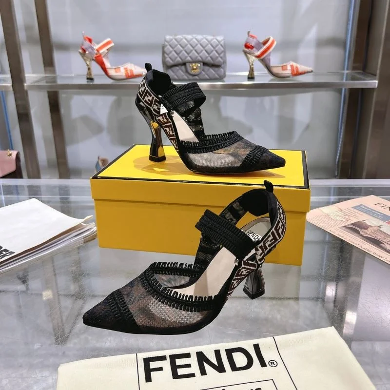 Cozy Fendi Sandals 23428