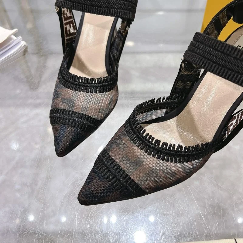 Cozy Fendi Sandals 23428