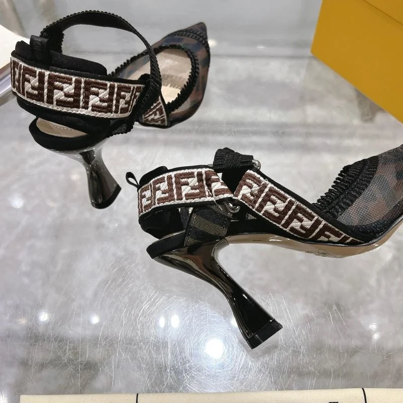 Cozy Fendi Sandals 23428