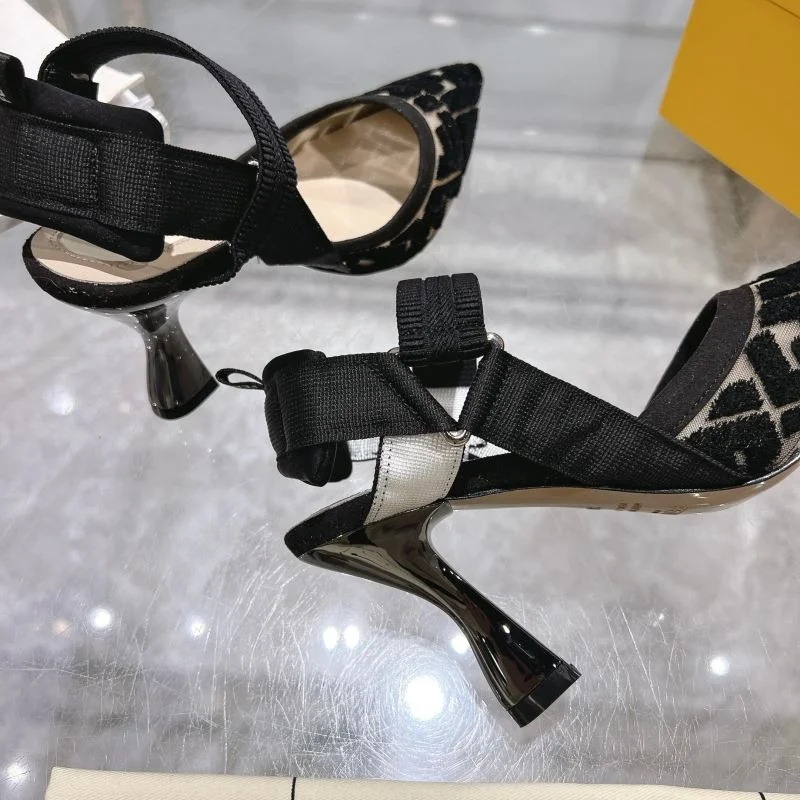 OnTrend Fendi Sandals 23427