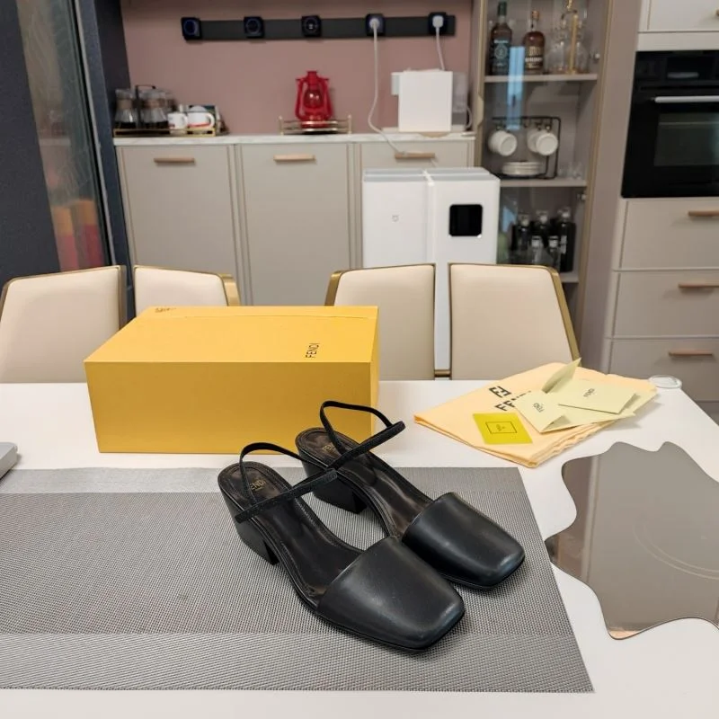 Fendi Sandals Neat 23426