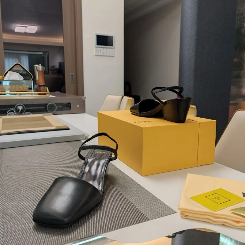 Fendi Sandals Neat 23426