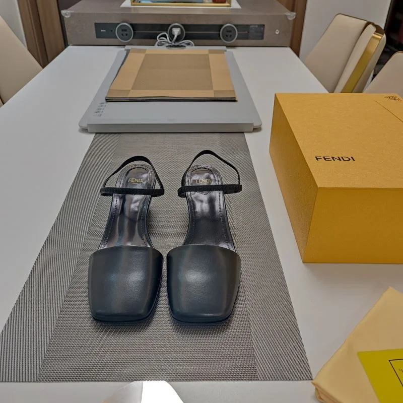 Fendi Sandals Neat 23426