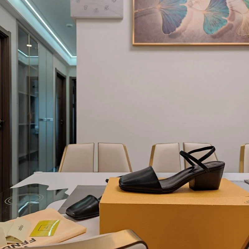 Fendi Sandals Neat 23426