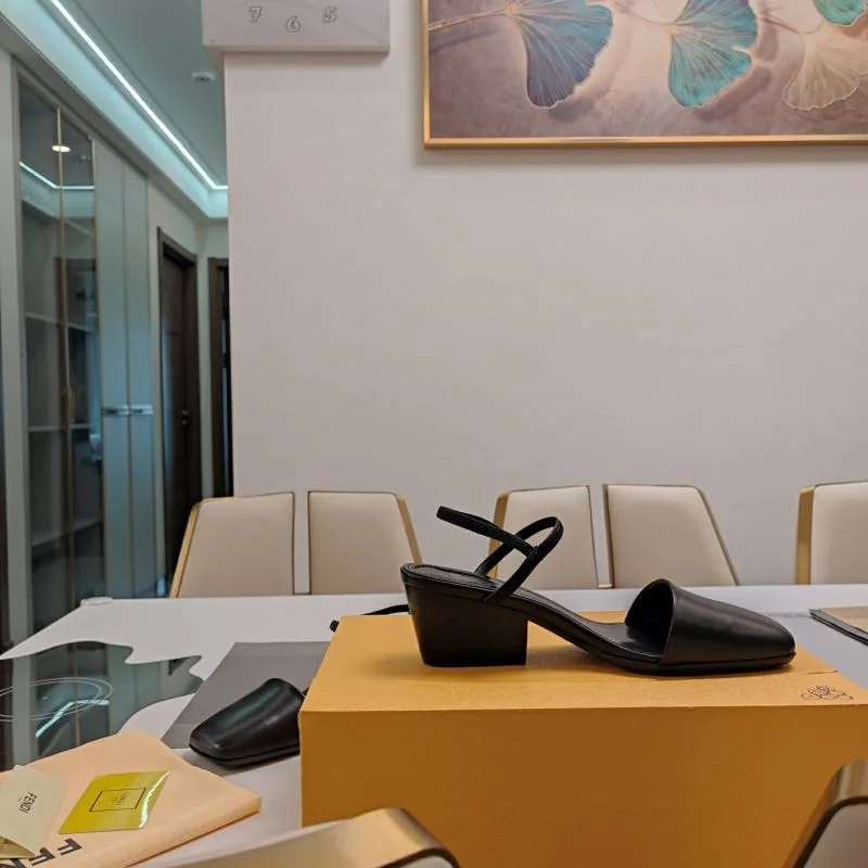 Fendi Sandals Neat 23426