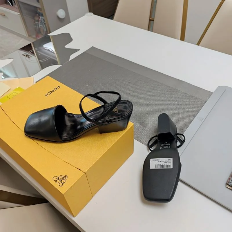 Fendi Sandals Neat 23426