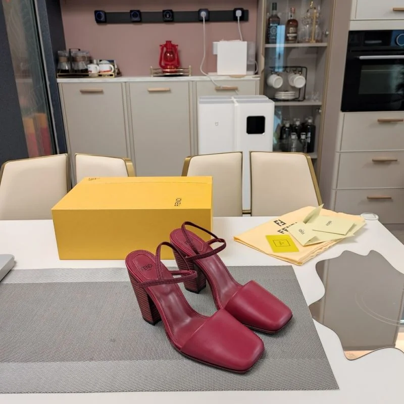 Fendi Sandals EyeCatching 23419