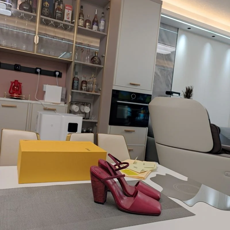 Fendi Sandals EyeCatching 23419
