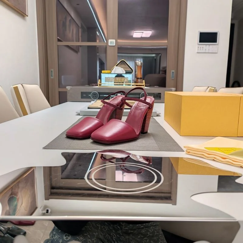 Fendi Sandals EyeCatching 23419