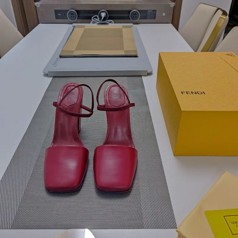 Fendi Sandals EyeCatching 23419