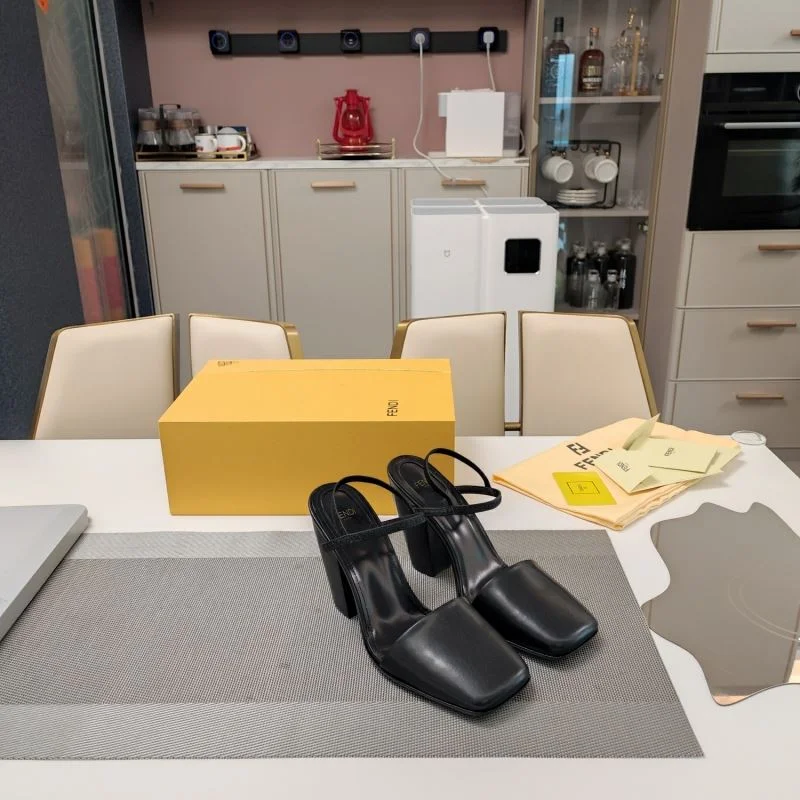 UrbanStyle Fendi Sandals 23417