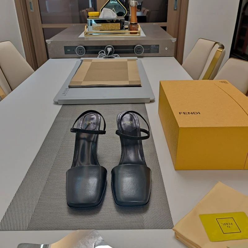 UrbanStyle Fendi Sandals 23417