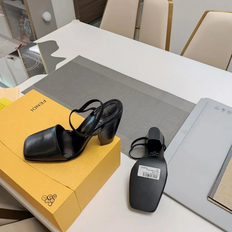 UrbanStyle Fendi Sandals 23417