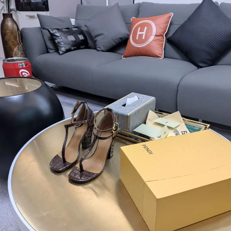 Fendi Sandals Sleek 23424
