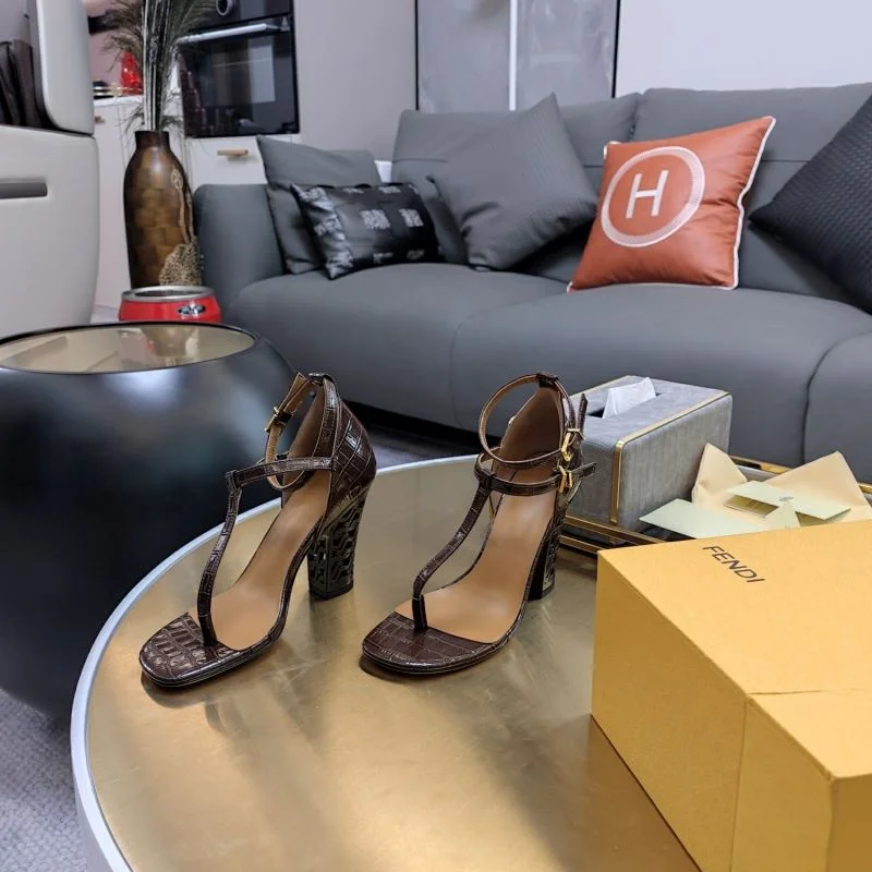 Fendi Sandals Sleek 23424