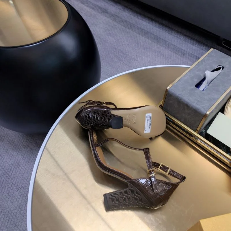 Fendi Sandals Sleek 23424