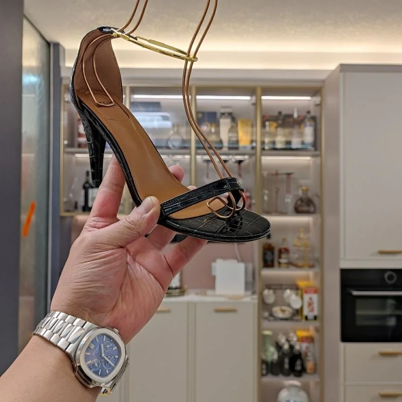 Timeless Fendi Sandals 23412