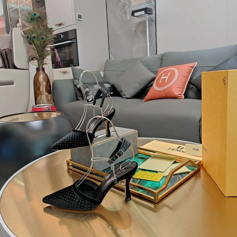 Fendi Sandals EyeCatching 23402