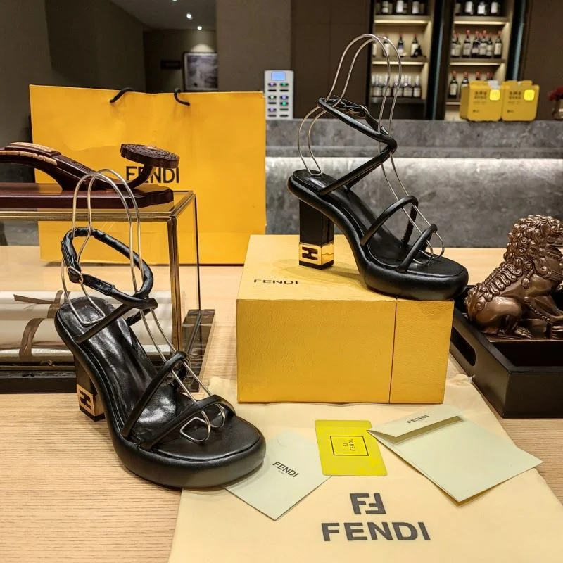 Fendi Sandals Trendsetting 23395
