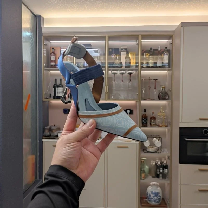 Reliable Fendi Sandals 23733