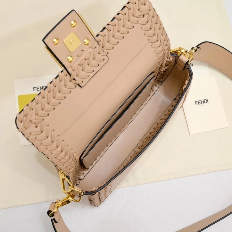 WellDesigned Fendi Satchel Bags 85243