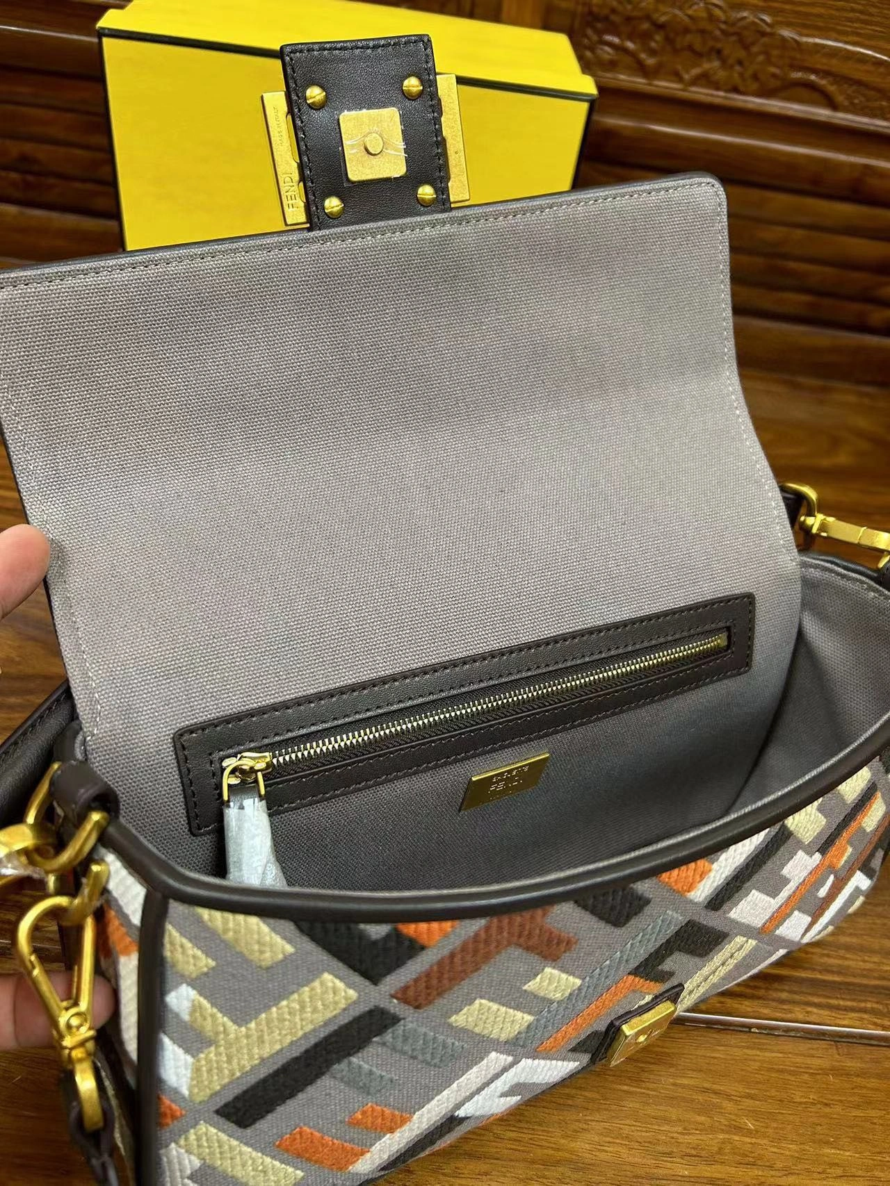Fendi Satchel Bags Durable 76792
