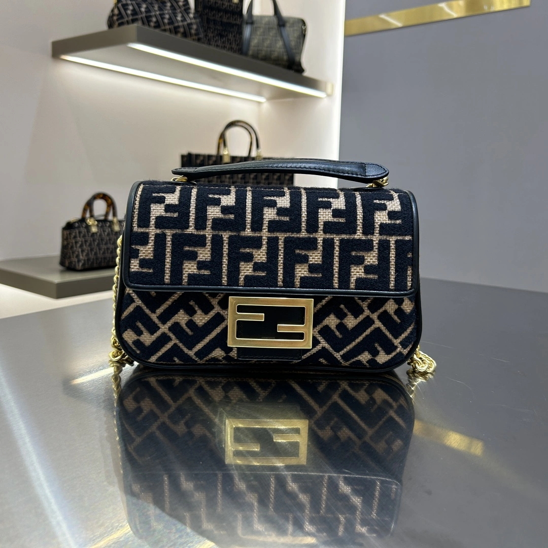 Fendi Satchel Bags Attractive 76803