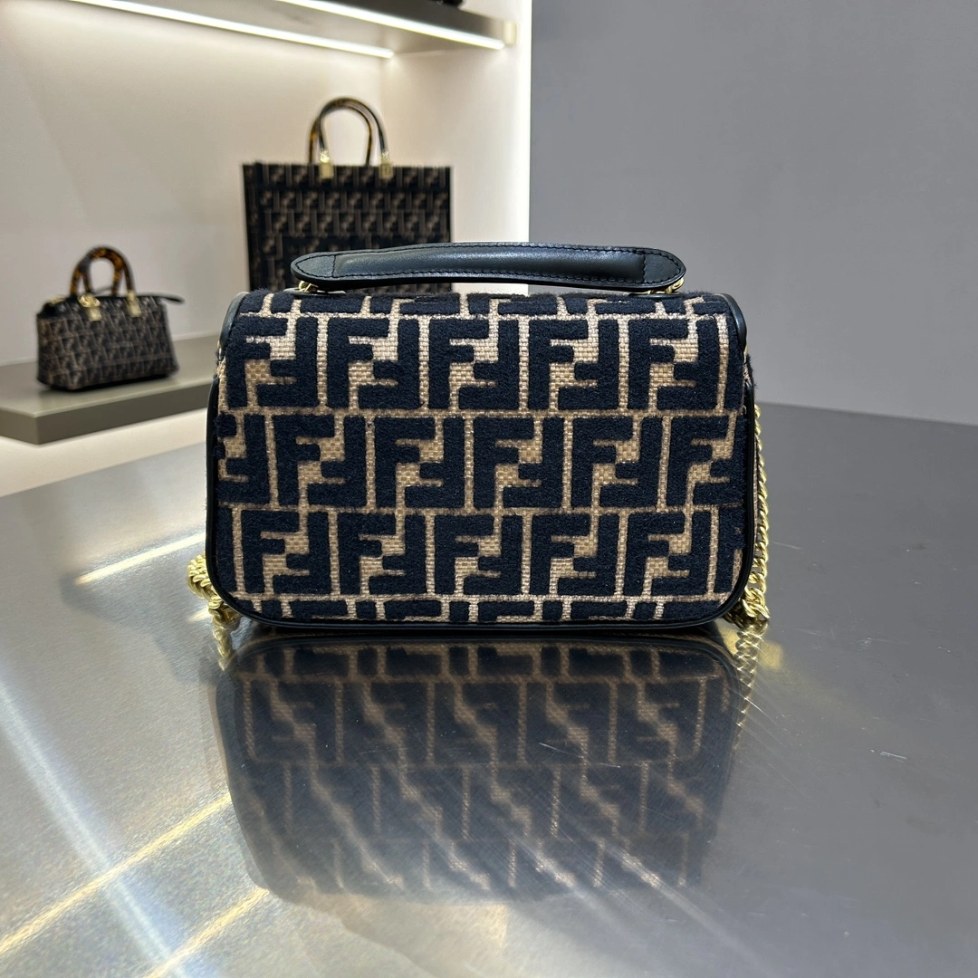 Fendi Satchel Bags Attractive 76803