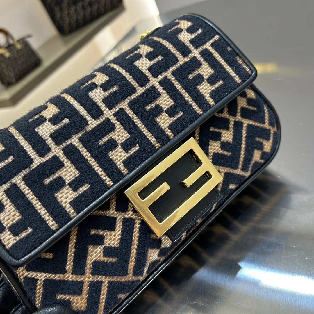 Fendi Satchel Bags Attractive 76803